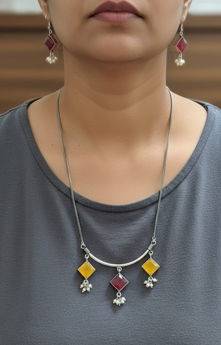 Neckpiece with earrings