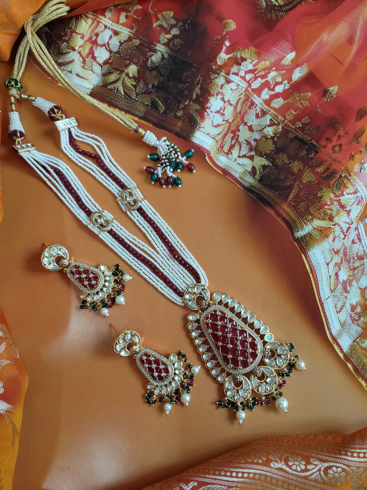 Kundan -Raisin and pearls